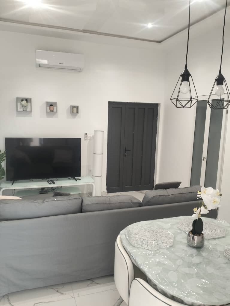 Studios meublés d’une chambre et un salon.