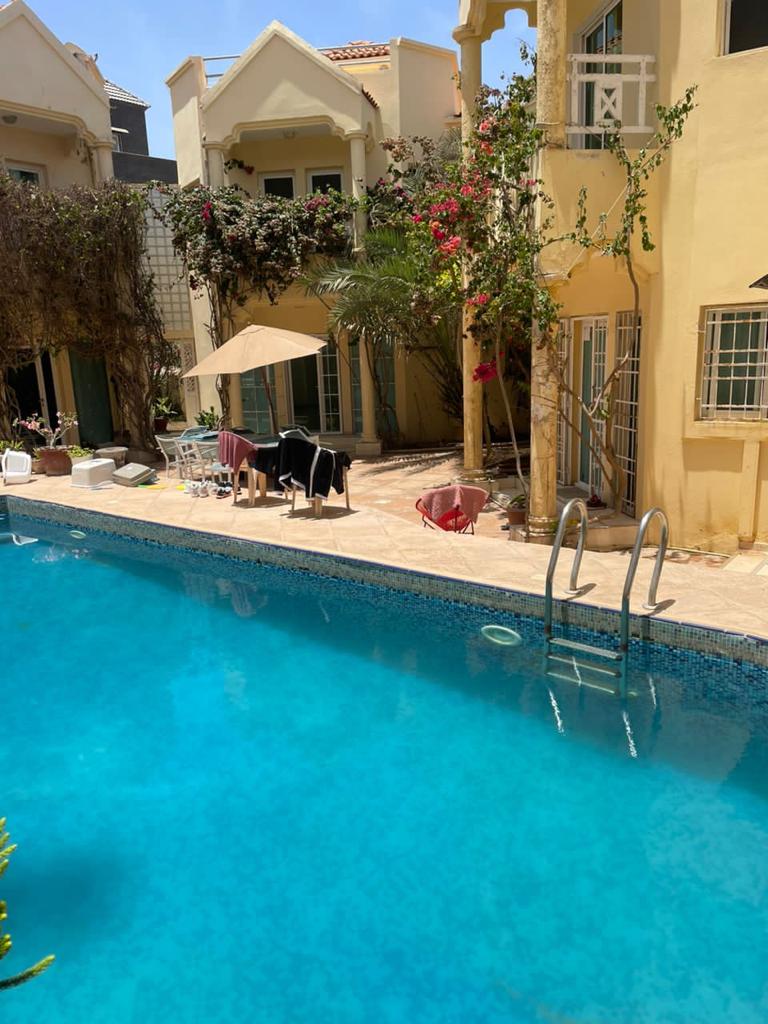 Villa R+1 de 5 pièces avec piscine à louer au Virage
